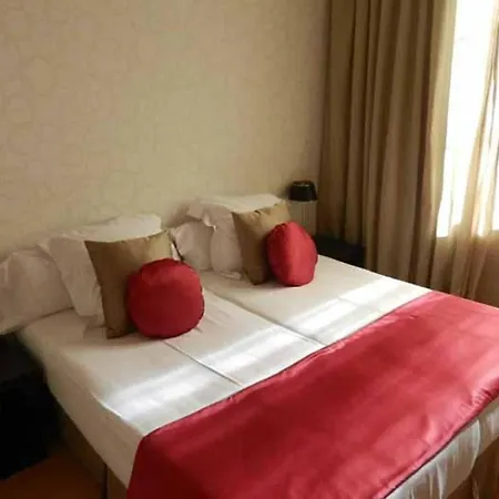 그란돔 스위트 아파트호텔 4*